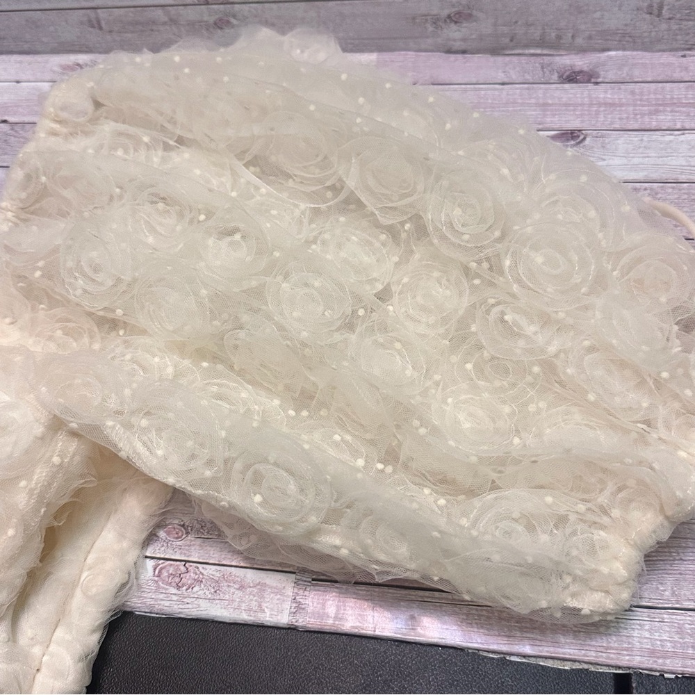 Lulu's Cream Floral Lace Blouse size S - Picture 14 of 14